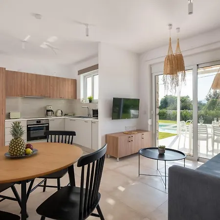 New Brand Villas: Beachside Retreat With & Heated Pool