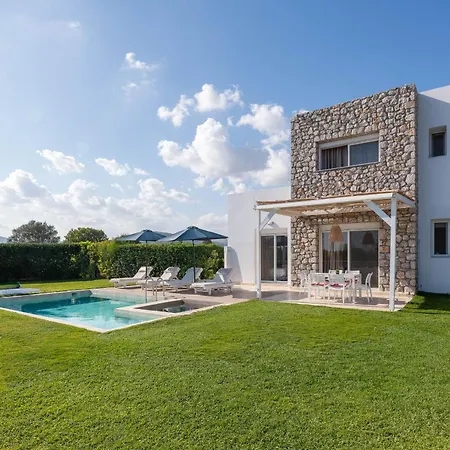 New Brand Villas: Beachside Retreat With & Heated Pool * Haraki