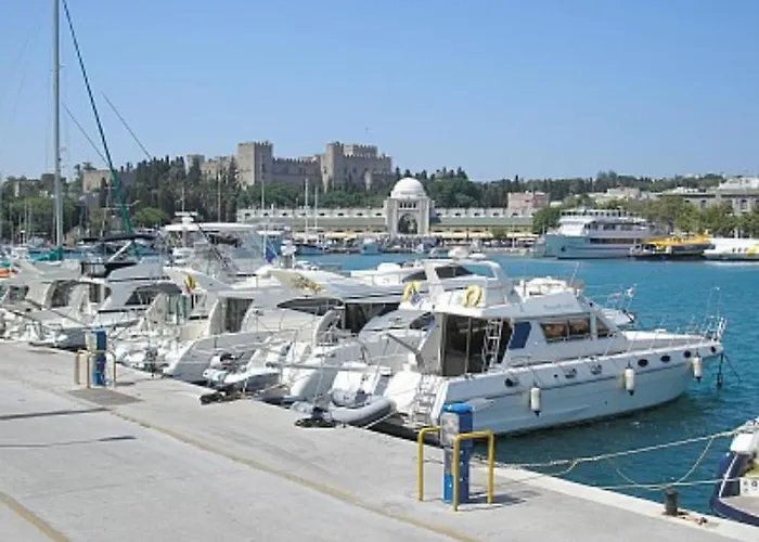 New Brand Villas: Beachside Retreat With & Heated Pool Villa *