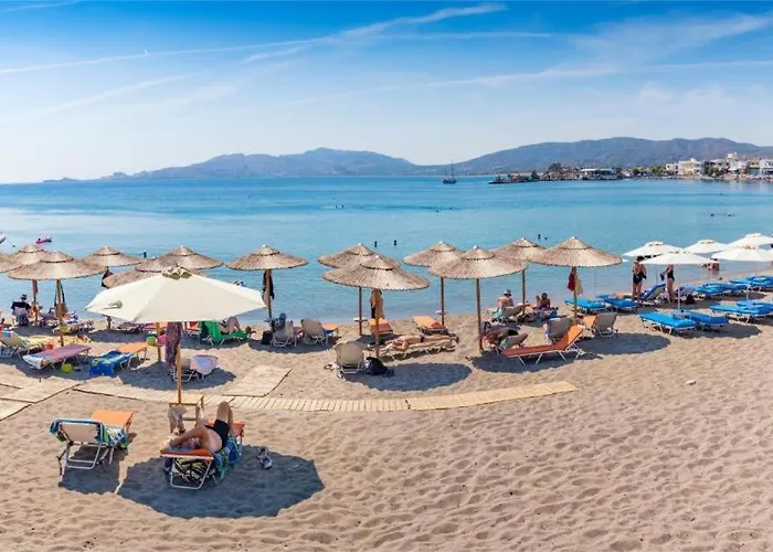 Villa New Brand Villas: Beachside Retreat With & Heated Pool Haraki