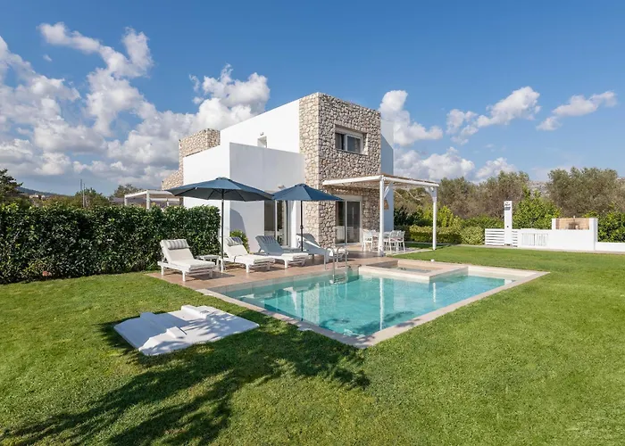 New Brand Villas: Beachside Retreat With & Heated Pool Villa *