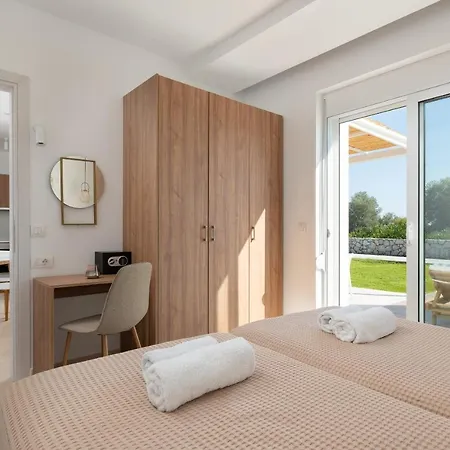 Ossiano Pool Villas, Heating Pool, 2 Min Drive To & 10 To Lindos Villa Haraki